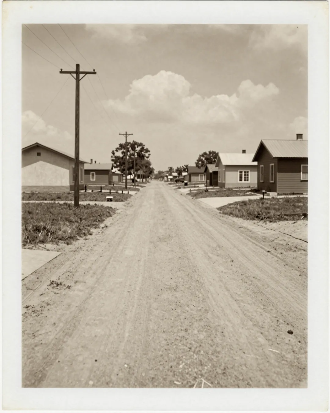 minha rua em 1964, quando ainda era de terra. hoje passa ônibus na porta